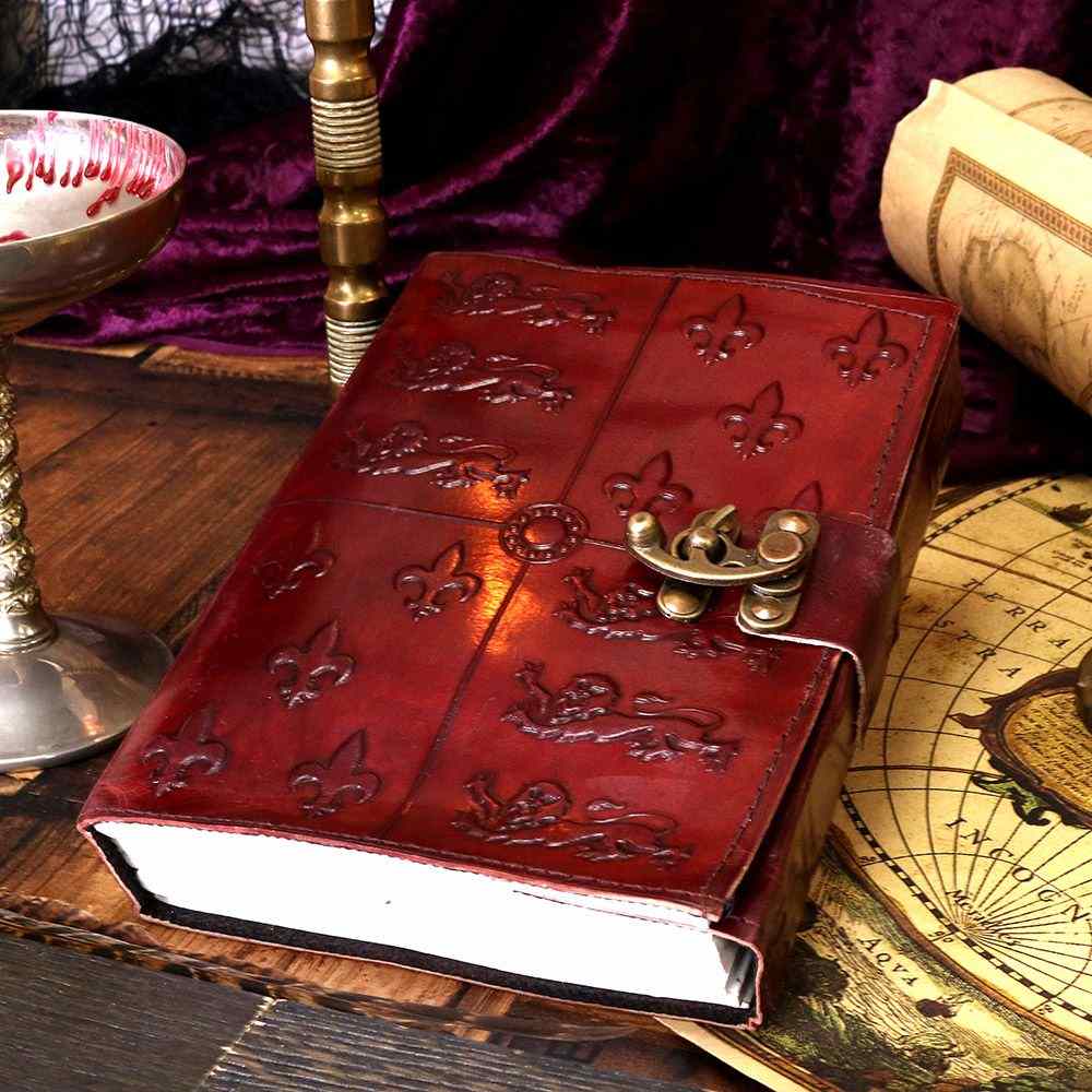 Nemesis Now - Medieval Notitieboek - Rood